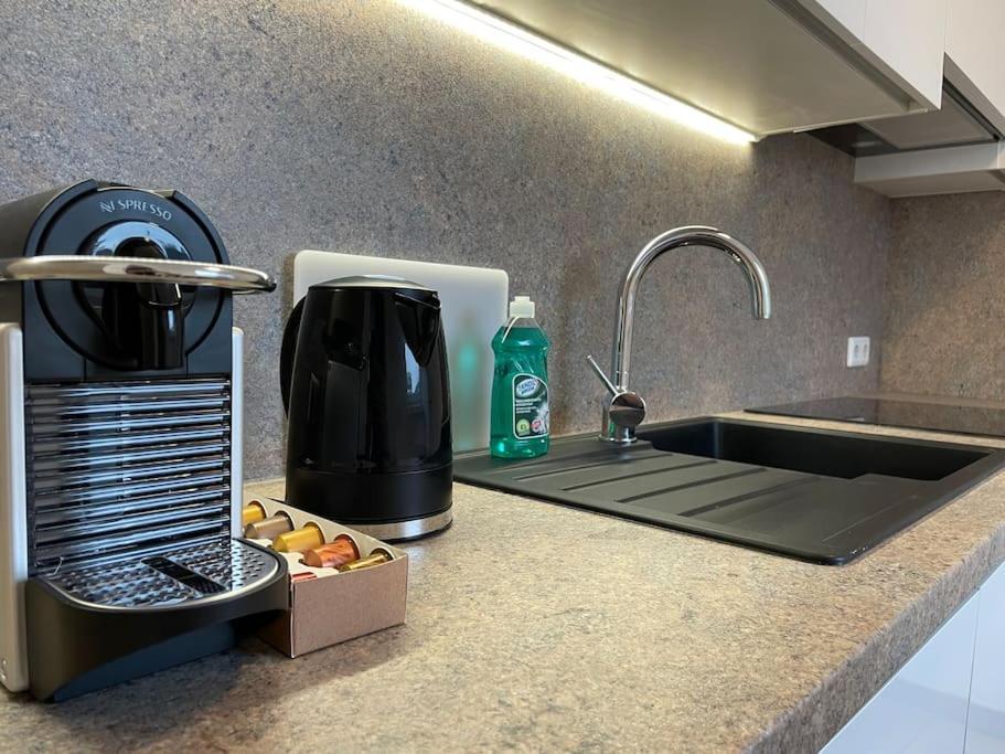 Charming Apartment Near City Center ウィーン エクステリア 写真